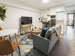 Casual Studio with Queen Bed, City Walkable!